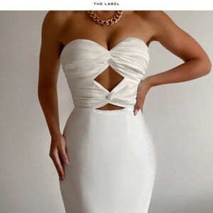 Elegant White Strapless Dress